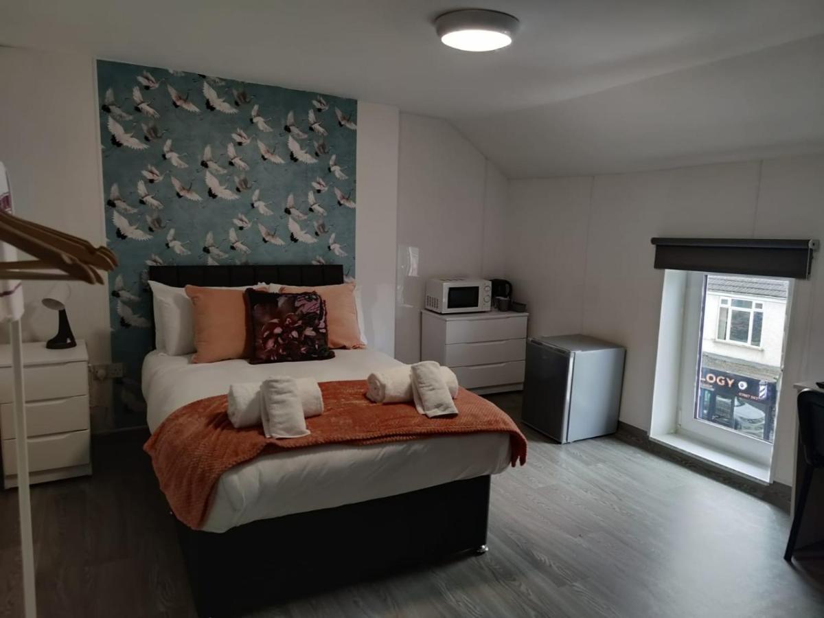 Double Ensuite Rooms Swansea Exterior photo