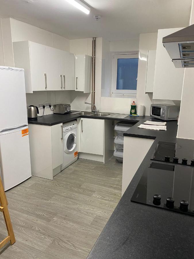 Double Ensuite Rooms Swansea Exterior photo