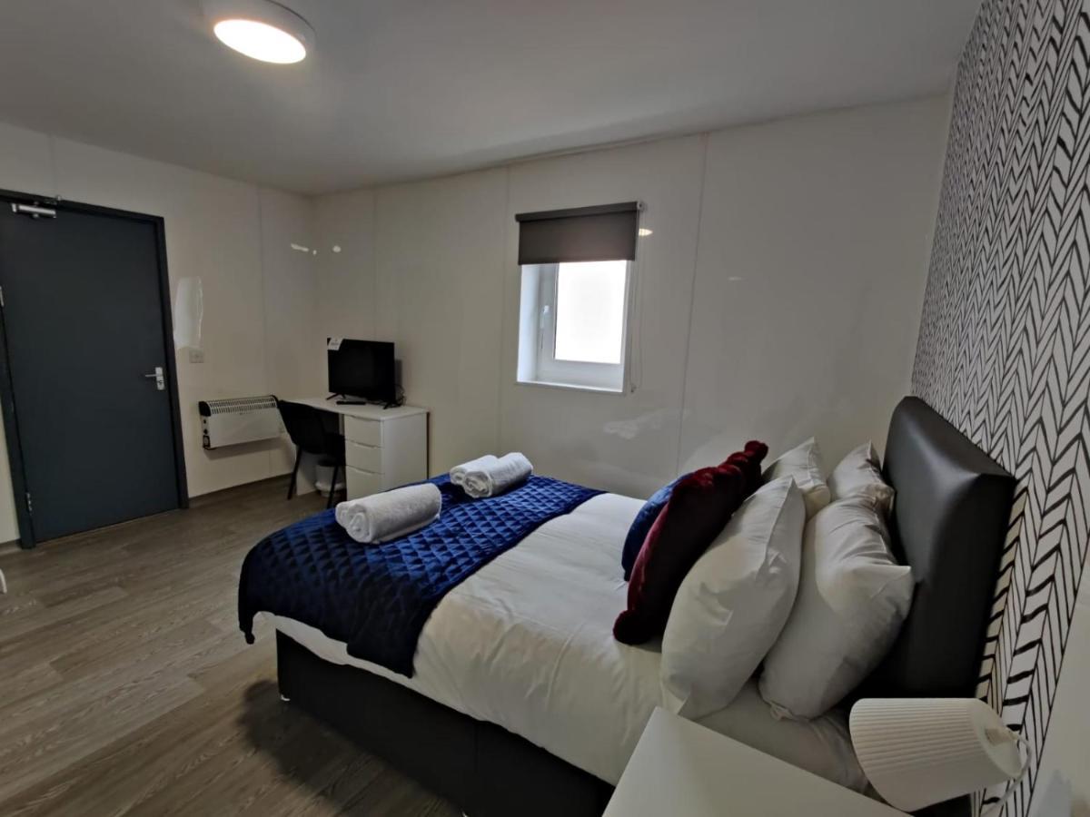 Double Ensuite Rooms Swansea Exterior photo